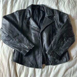 Vintage Leather Moto Jacket | lined & beautiful details | size small/medium